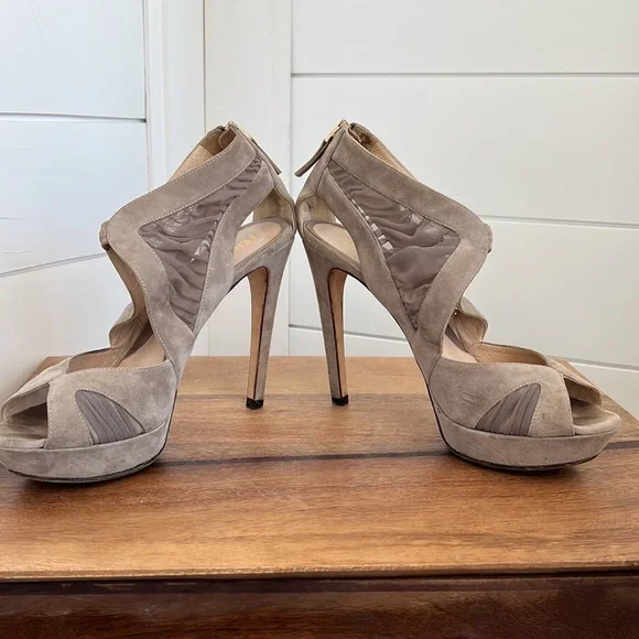 Fendi Heels - Picture 7 of 17